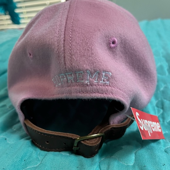 Supreme pink S cap brand new never worn. Was a gift but I don’t really wear hats - Picture 2 of 5